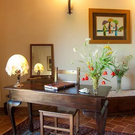 Torre Della Chiocciola Bed & Breakfast Monteriggioni